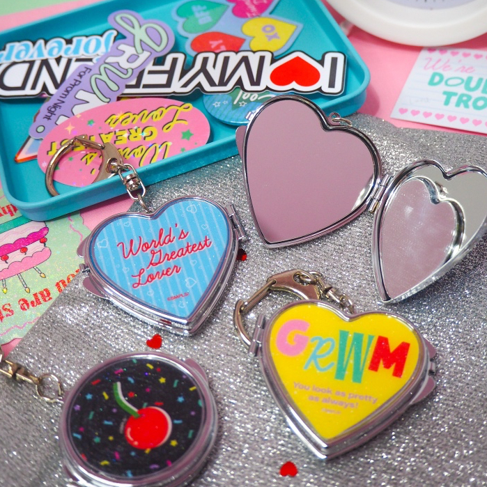 (video ลด 60.- ทักแชทขอlinkได้ค่ะ) New Arrival! : Compact Mirror Keyring พวงกุญแจกระจกพกพา แขวนห้อยกระเป๋าได้