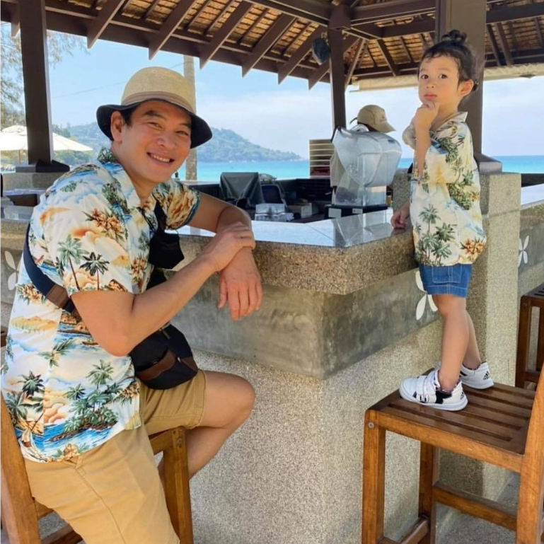 Roaming HR03 เสื้อฮาวาย ผ้าเรยอนญี่ปุ่น เสื้อครอบครัว เด็ก&ผู้ใหญ่ Hawaiian aloha Shirts  [บลูฮาวาย]