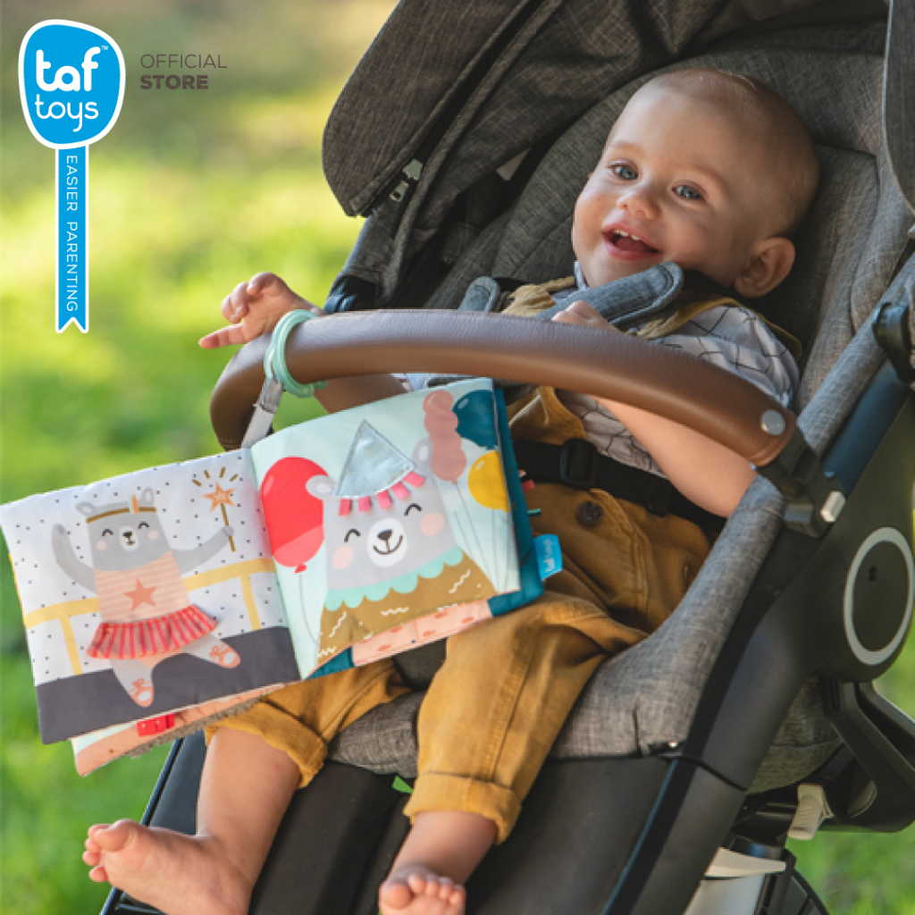 Taf Toys หนังสือผ้า หนังสือกิจกรรม What Does Paul Wear Book หนังสือเสริมพัฒนาการ 6 เดือน ขึ้นไป รูปที่ 5