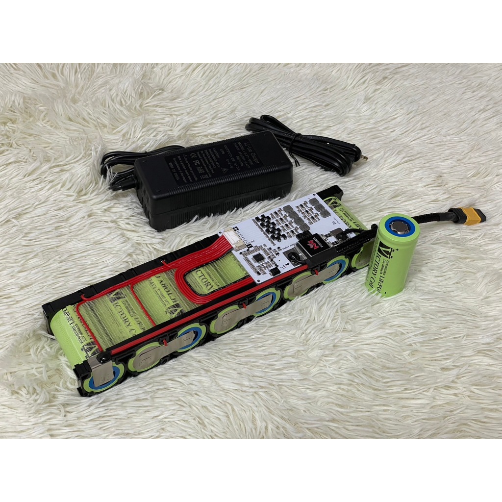 แบตเตอรี่ลิเธียมฟอตเฟต lifepo4 รุ่นVictory หัวเรียบ 8S1P 25-29V 6,000mAh