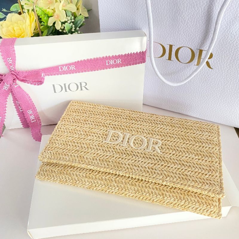 Dior Pouch Summer Collection   กระเป๋าสาน ทรงแบน