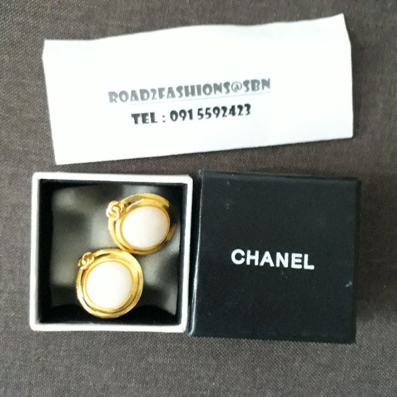 ต่างหูวินเทจ Chanel มาพร้อมกล่อง