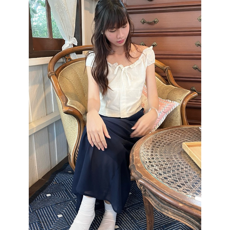 AUDREY TOP เสื้อแขนตุ๊กตาระบาย ตะขอ - รูปที่ 2