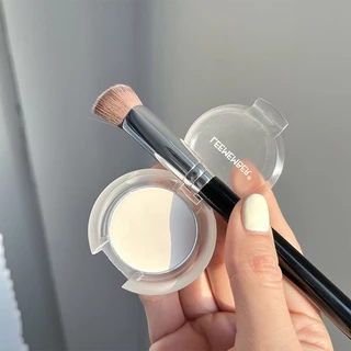 Under Eye Setting Powder แปรงหัวสามเหลี่ยม แปรงเซ็ตแป้งใต้ตา ใช้ลงไฮไลท์สีสว่างไปที่หัวตา บริเวณสามเหลี่ยม