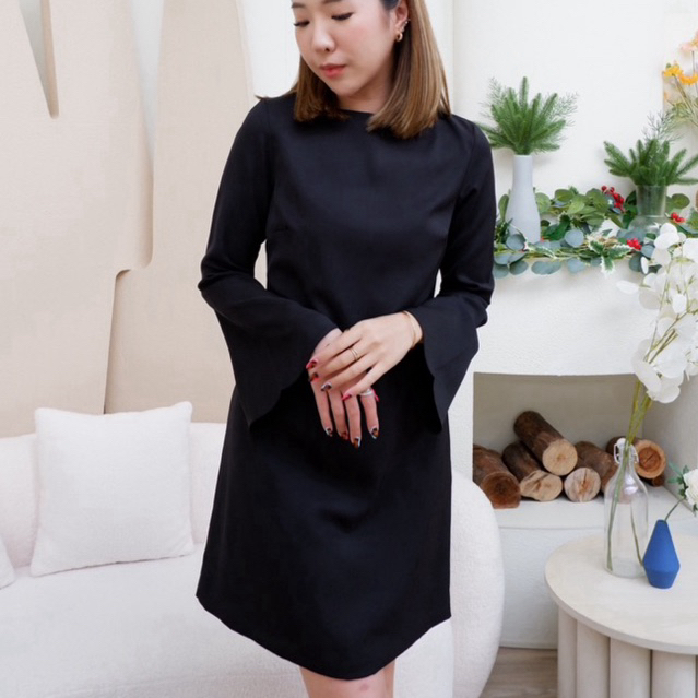 SLAY - Charlotte Dress เดรสสั้นทรงเอแขนกระดิ่ง (ซับในทั้งตัว)