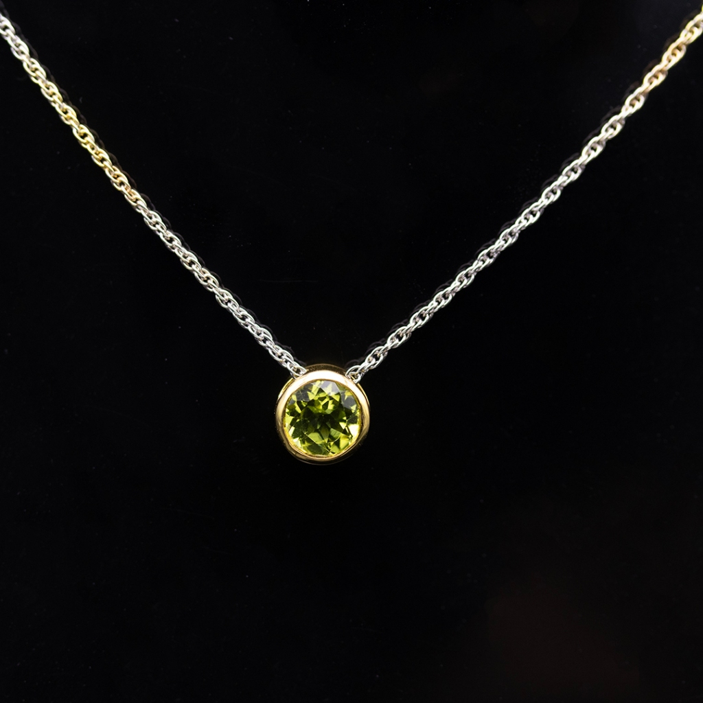 จี้พลอยเพอริดอท (Peridot) พร้อมสร้อยคอ ตัวเรือนเงินแท้92.5%ชุบทองคำ มีใบรับประกันสินค้าจากทางร้าน