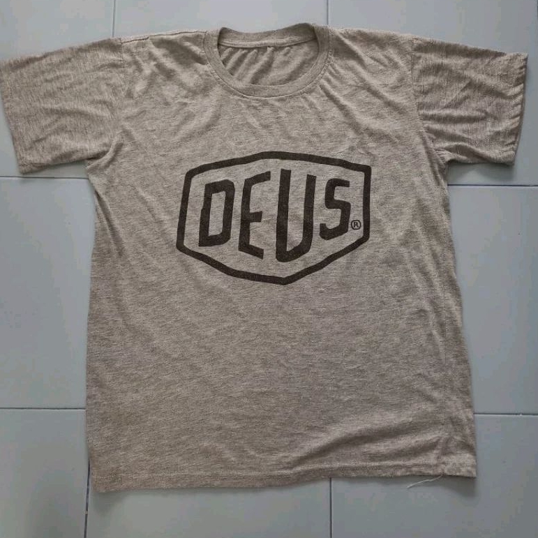 เสื้อ Deus ไม่แท้ราคาดีมาก