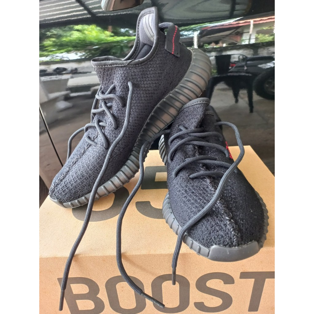 ส่งต่อรองเท้า yeezy boost 350 by Adidas มือสอง