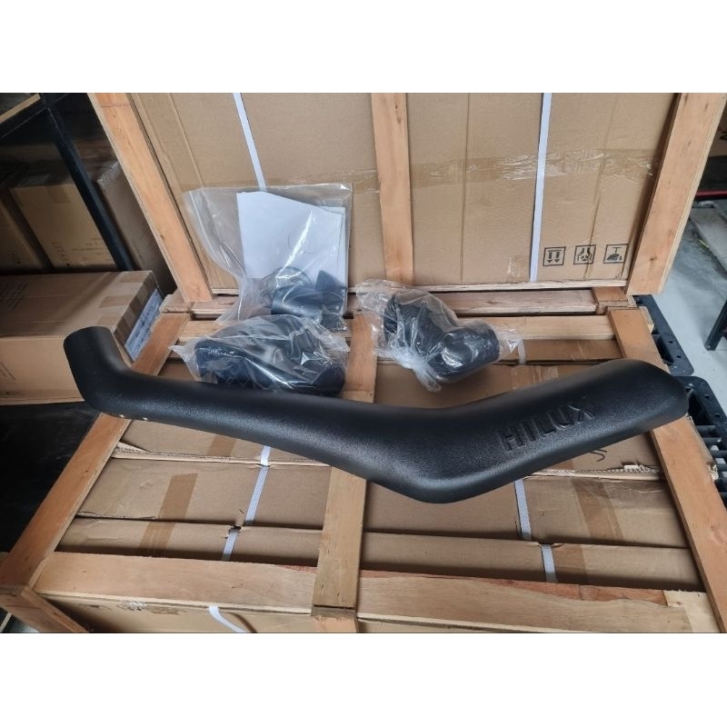 Snorkle สน็อกเกิ้ล vigo วีโก้ ,Fortuner ฟอจูนเนอร์ ทรงซาฟารี พร้อมอุปกรณ์ติดตั้ง (สินค้าจากไทยพร้อมส่ง)