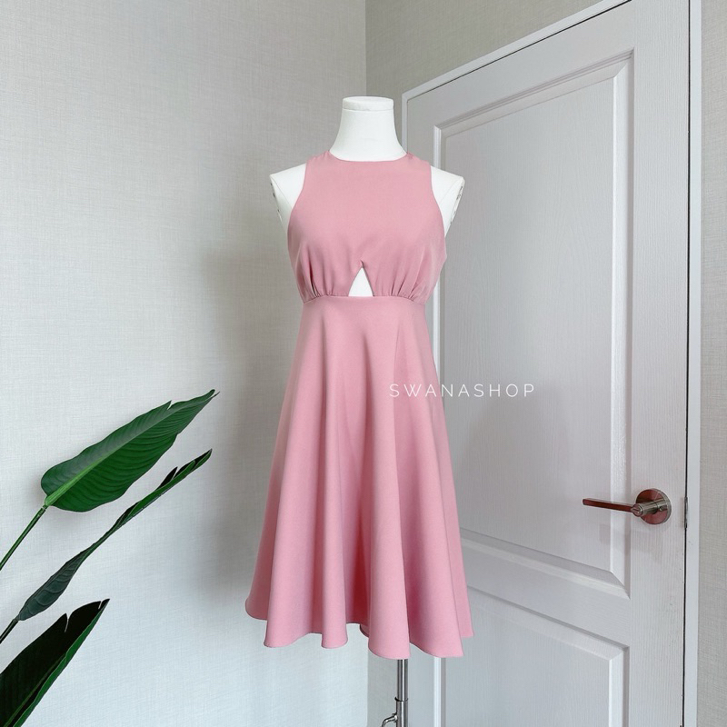 มือ1:Liily dress จากร้านSawana.Shop