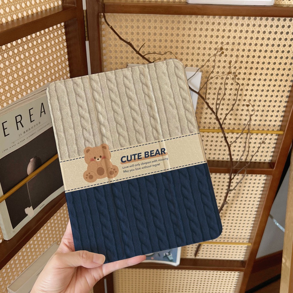 ส่งในพื้นที่ เคสไอแพด bear Gen9 Air5 เคส iPad สไตล์การถัก pro 11 2024 Air4 AIR6 CASE มีที่เก็บปากกา
