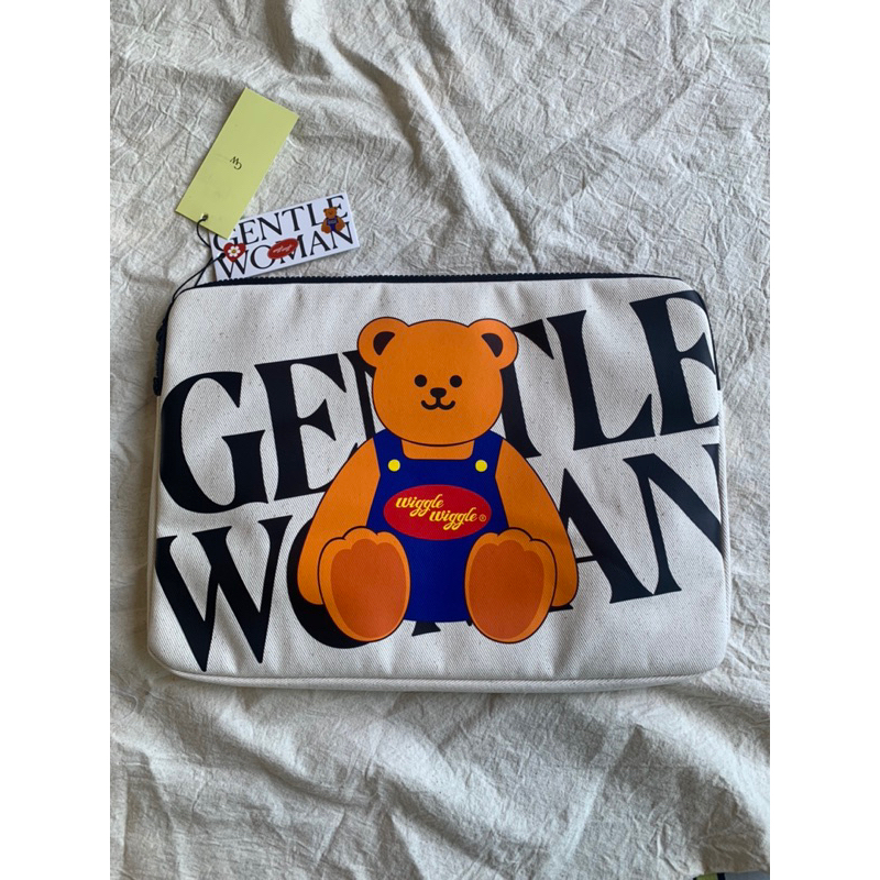กระเป๋า Gentlewoman wiggle bear laptop case 13” ของแท้
