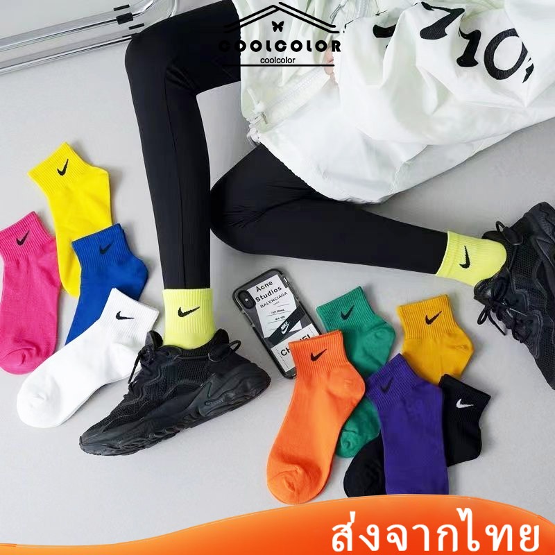 ในไทย ถุงเท้ากีฬาผ้าฝ้าย100%ยาวปานกลางหลากสีแฟชั่นสําหรับผู้ชายและผู้หญิงผู้ชายและผู้หญิงเข้ากับทุกการแต่งกายCOD