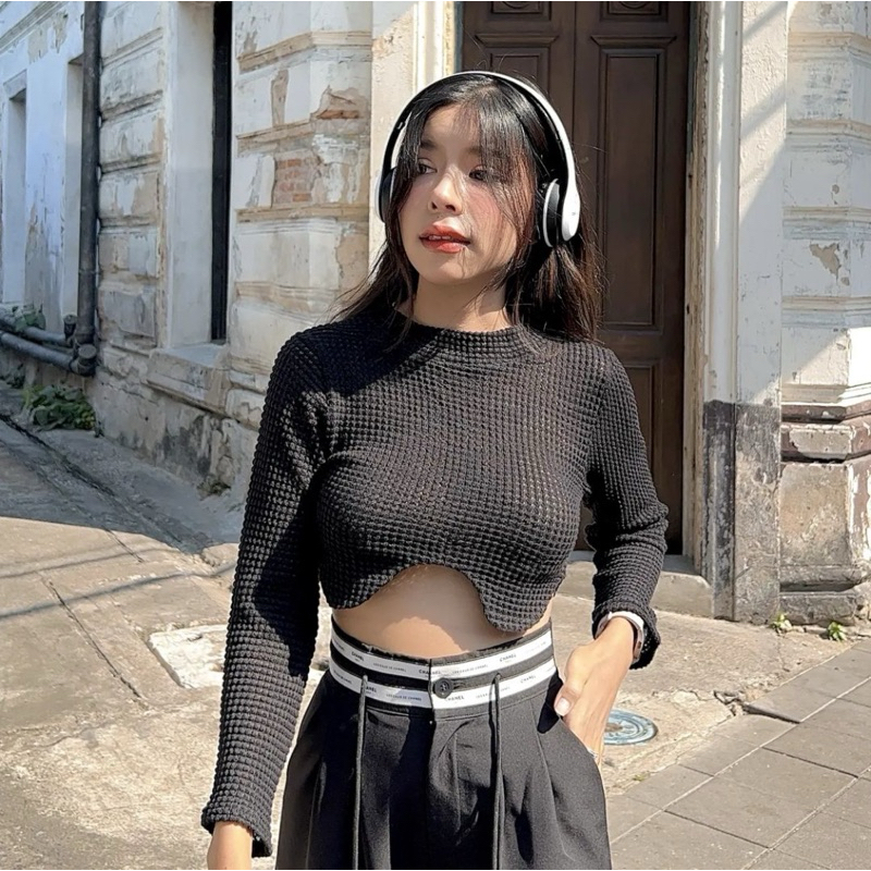 เสื้อครอปผ้าตาข่าย จากร้าน montha.style