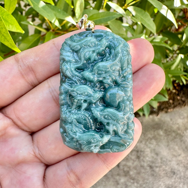 PDJA-9D-BL จี้หยกแกะลายมังกร จี้หยกมังกรเก้าตัว(9มังกร) หยกแท้ Jadeite A พร้อมเชือกร่มสำหรับร้อยขึ้นคอ