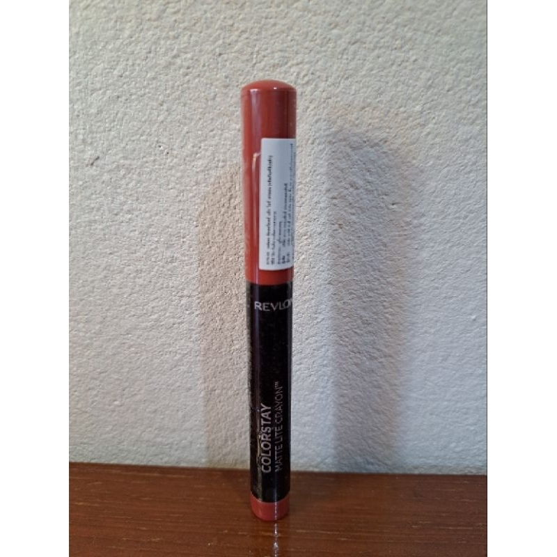 Revlon ColorStay Matte Lite Crayon เรฟลอน คัลเลอร์สเตย์ แมท ไลท์ เครยอน สี 008 She's Fly 1.4 กรัม