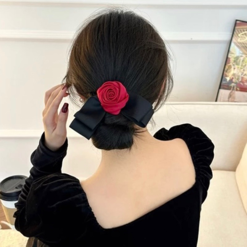Jolie Wiwii (สินค้าพร้อมส่ง) กิ๊บติดผม โบว์ติดผมประดับดอกกุหลาบ - รูปที่ 2