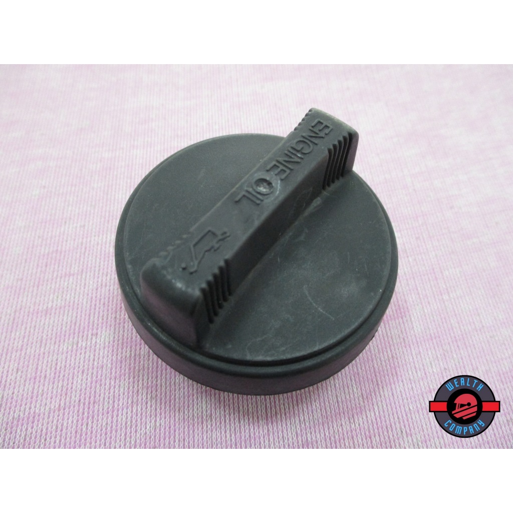 #ฝาปิดน้ำมันเครื่อง Fit  TOYOTA VIGO TIGER D4D REVO VIOS YARIS ALTIS // Engine Oil Bottle Cap  1 Pc