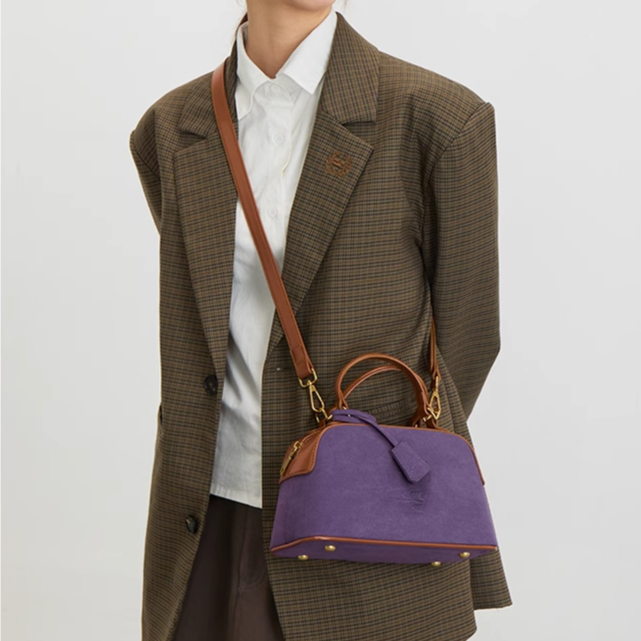 🔥พร้อมส่ง🔥 กระเป๋า Suede Shell Bag จากแบรนด์ CryingCenter ของแท้ 💯