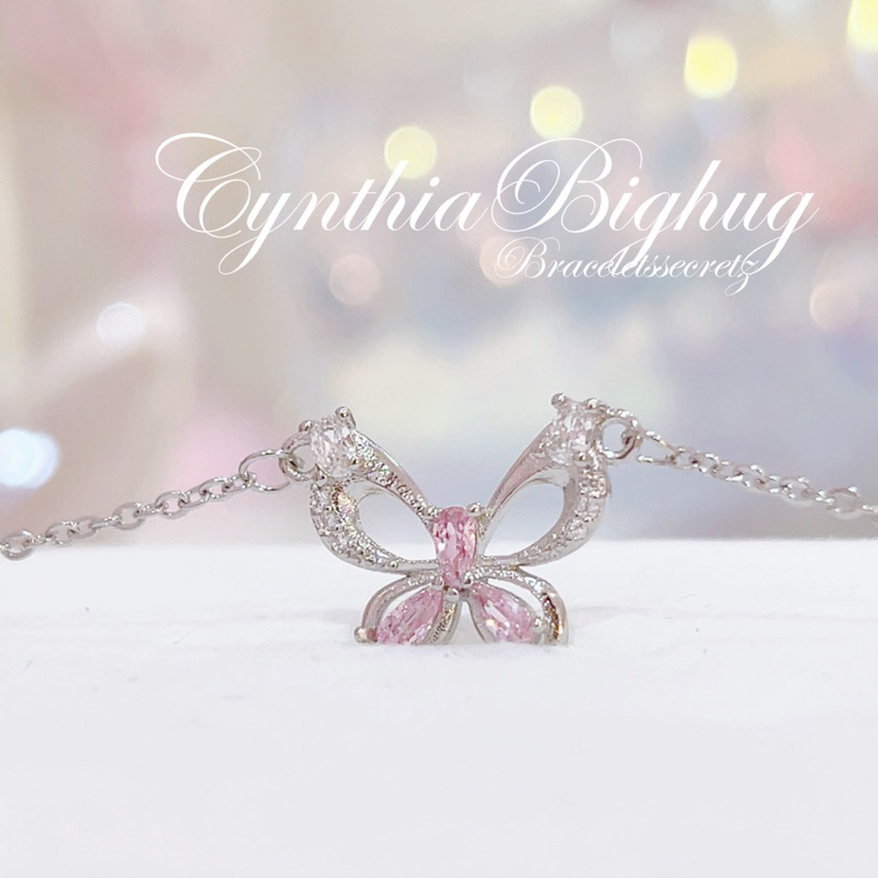 🩷ลด 80.-💜โค้ดหน้าร้าน🩵 💗พร้อมส่ง🦋  Cynthia Bighug 🪞สร้อยคอผีเสื้อหัวใจ (12) ชุบเงินแท้92.5% ประดับจี้ผีเสื้อ คริสตัลชมพู