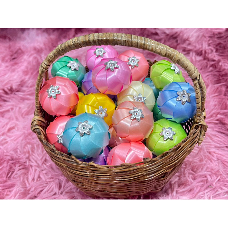 เหรียญโปรยทานลูกจันทร์ คละสีสดใส แพ๊ค 50 ชิ้น พร้อมส่ง ( ตัวเปล่าไม่ได้ใส่เหรียญ )