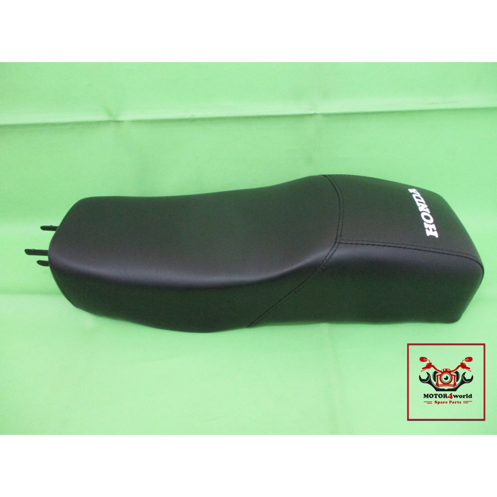 BLACK DOUBLE SEAT with SCREEN For HONDA C95 C92 CA95 CA92 CA160 // เบาะ สีดำ พร้อมสกรีน