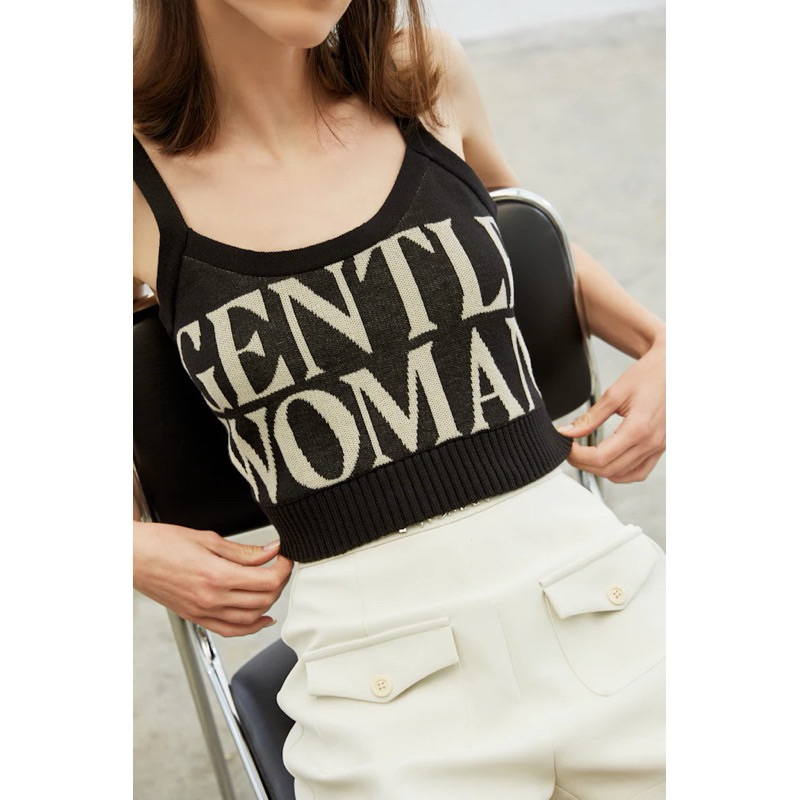 เสื้อครอปสายเดี่ยวไหมพรม Gentlewoman