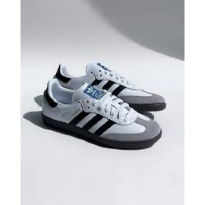 ส่งต่อ 3,000 Adidas samba สีขาว ไซ์ 6uk แท้ 100% ใส่ไม่ถึง 10 ครั้ง