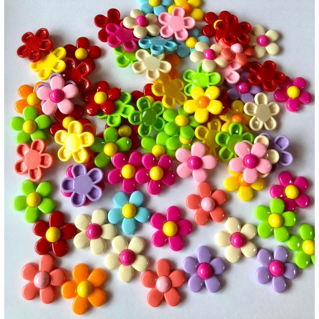 (ส่งไว)ดอกไม้ตกแต่ง (100 ชิ้น) คละสี ดอกคิตตี้ ดอกไม้พลาสติก งาน DIY งานพับเหรียญโปรยทาน งานประดิษฐ์ งานสวย สีสด