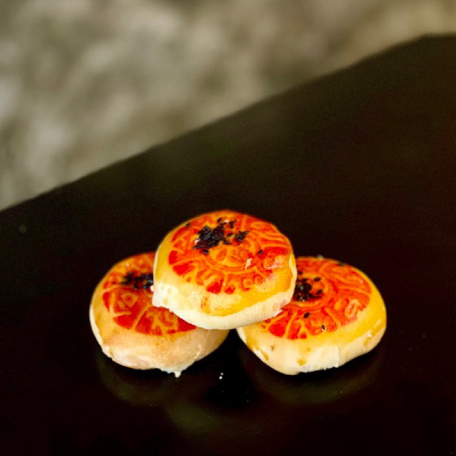 (8ชิ้น) ขนมเปี๊ยะงาดำ ออแกนิค สูตรหวานน้อย ง่วนฮะเซ้งเจ๊เกียวเยาวราช  แพ็คแบบแยกชิ้น