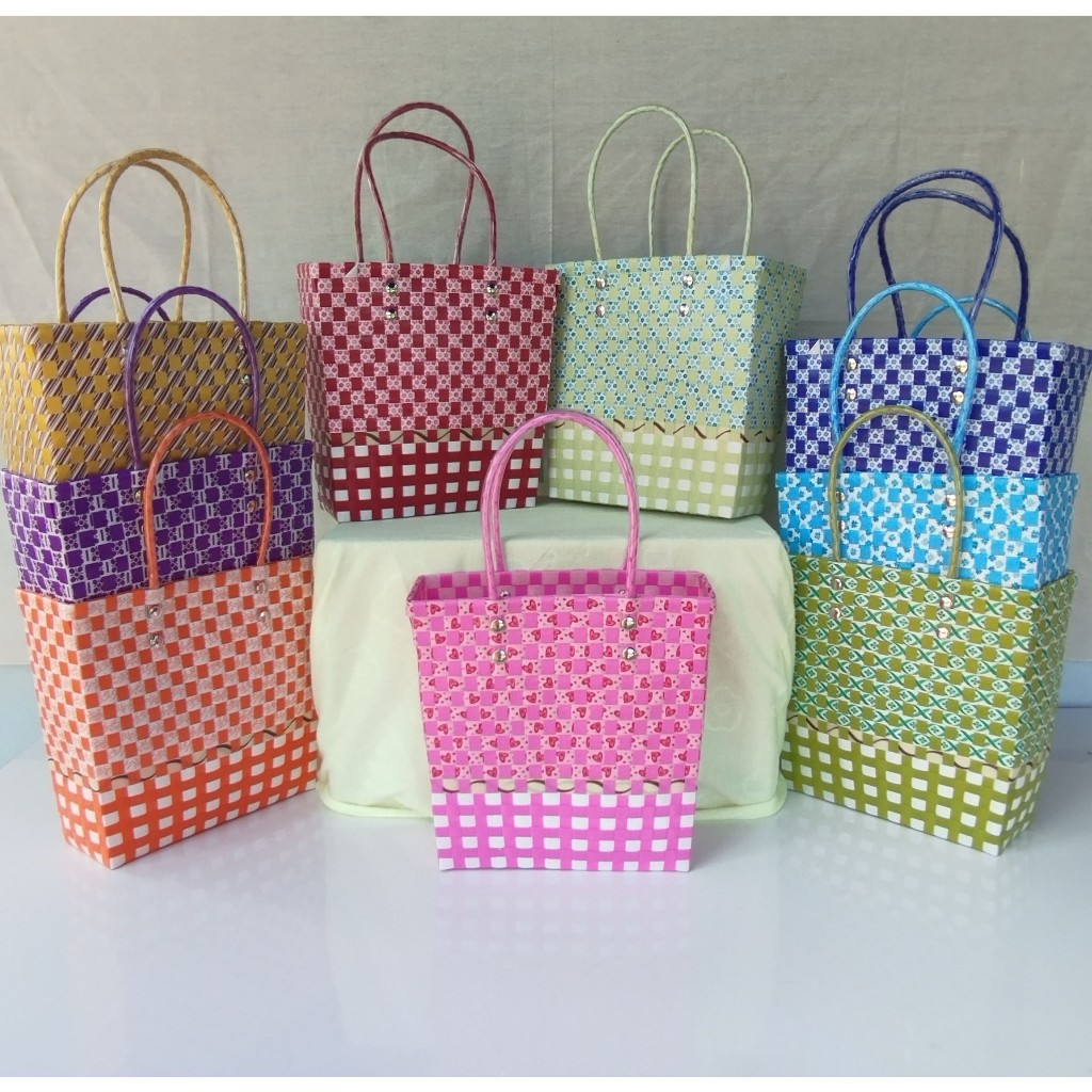 ตะกร้า กระเป๋า สานเส้นพลาสติกสินค้า OTOP ขอบบนเสริมเหล็ก SIZE-L (รุ่น 209)