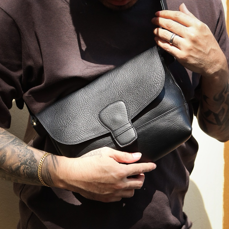 กระเป๋าสะพาย กระเป๋าคาดอก หนังแท้  รุ่น Ricco cross bag