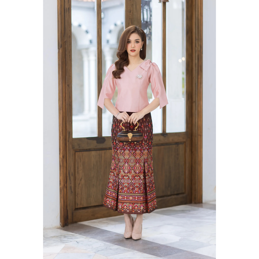 CHANIDA เสื้อผ้าไหม4เส้น ทรงคอวี แขนปาด ตกแต่งโบว์ที่ไหล่ สวยตรงปก (รหัสสินค้า 110) *ราคาเฉพาะเสื้อ*