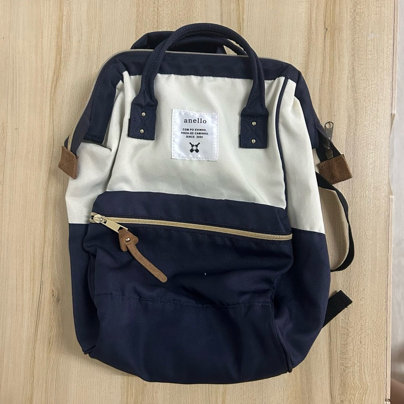 Anello- กระเป๋าเป้ รุ่น Canvas Square Backpack (มือสอง)