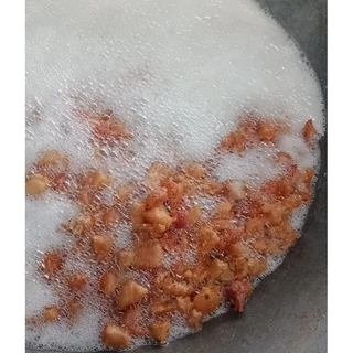 กากหมู 400 g กากหมูเจียวแบบโบราณ เจียวใหม่ สะอาด วันต่อวันไม่อมน้ำมัน(อ่านรายละเอียดก่อนสั่ง)