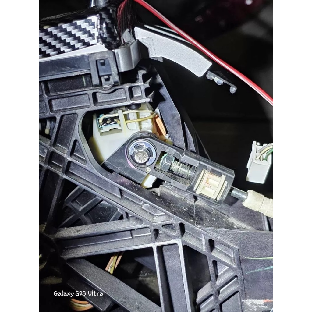 (ราคาต่อชุด) บูช สายเกียร์ ออโต้ พร้อม กิ๊บสแตนเลส ยึด TOYOTA FORTUNER ปี 2006-2022 บูชคันเกียร์ สีดำ - รูปที่ 3