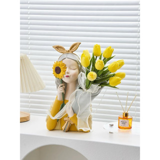 แจกัน แจกันผู้หญิง มีดอกไม้ให้