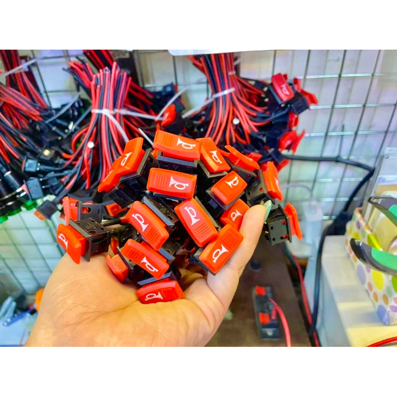 สวิช์แตรปุ่มแตรพร้อมสาย ใส่ได้ไม่ต้องแปลง มีสายต่อมา12-24v
