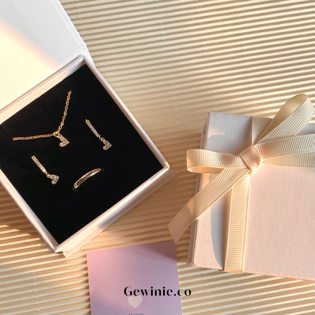 Gewinie.co - Jewelry box กล่องของขวัญ กล่องจิวเวลรี่ (*เฉพาะกล่อง)