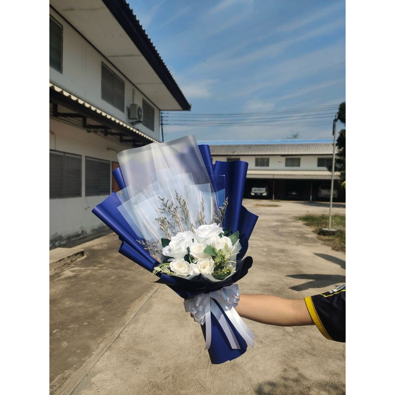 ช่อดอกไม้ธนบัตร ช่อเปล่า แต่งด้วยดอกไม้พร้อมใช้งาน มีหลายขนาดให้เลือก กรุณาอ่านรายละเอียดก่อนสั่งซื้อสินค้านะคะ