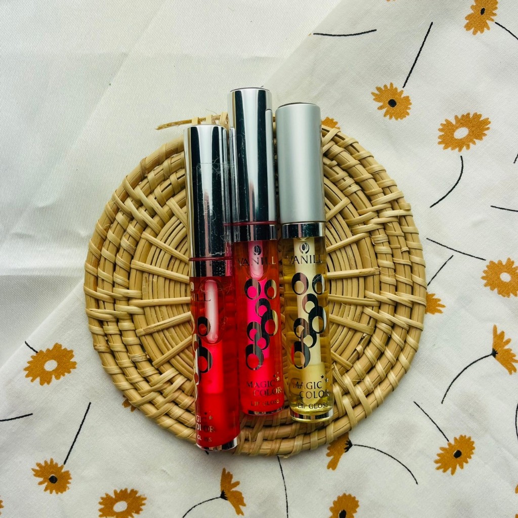 ( 1 ชิ้น ) 💄 Vanil magic color lipgloss  วานิล เมจิก คัลเลอร์ ลิปกลอส กลิ่นผลไม้