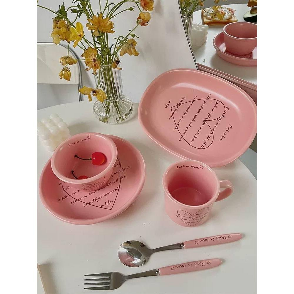 พร้อมส่ง  𝑺𝒆𝒕 𝑷𝒊𝒏𝒌 𝒊𝒔 𝑳𝒐𝒗𝒆 🩷🫧🎀เซ็ตจานโทนสีชมพูหวานมากกกกก เทศกาลแห่งความรักใกล้เข้ามาแล้วน้า  พลาดไม่ได้เล้ยยย 🩷🫧🎀