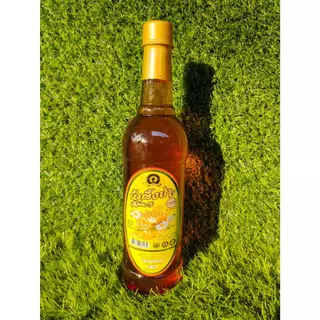 น้ำผึ้งป่าเดือน5 ขวดพลาสติก ตรา tai honey queen 1000g
