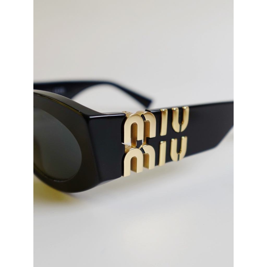 แว่นกันแดด Miu Miu รุ่น 11WS สินค้ามาใหม่ รุ่นยอดฮิต ของแท้100% รับประกัน1ปีพร้อมอุปกรณ์ครบset - รูปที่ 3