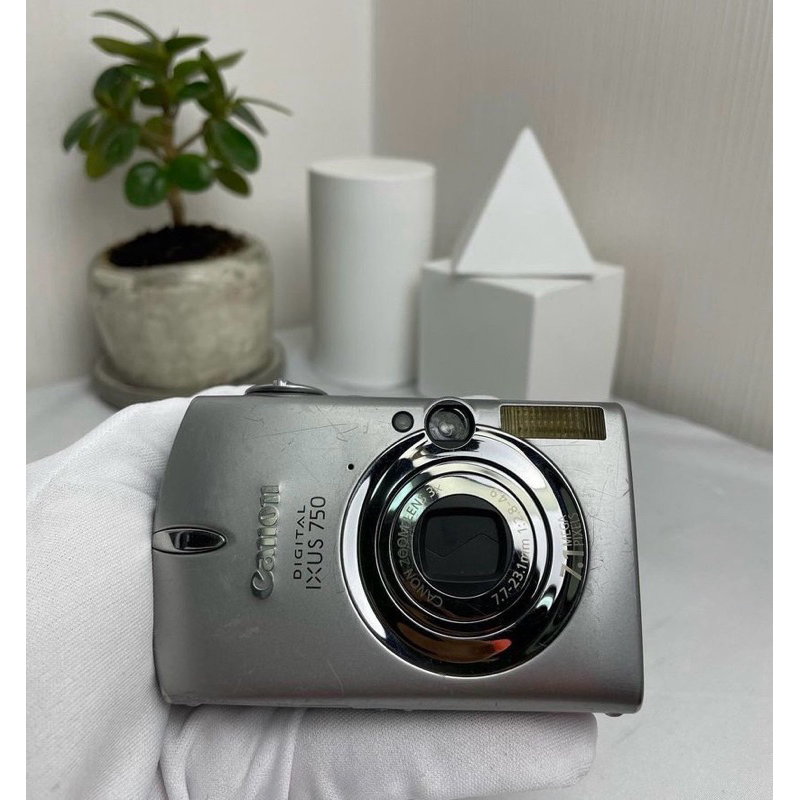 Canon ixus750/ixy700รุ่นเดียวกัน rare กล้องดิจิตอล