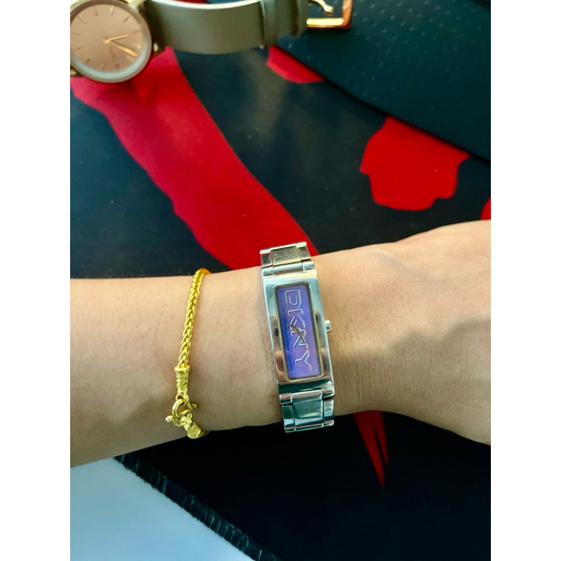 นาฬิกาข้อมือผู้หญิงแฟชั่น**มือสอง**DKNYหน้าปัดสีฟ้าเทอร์คอยส์