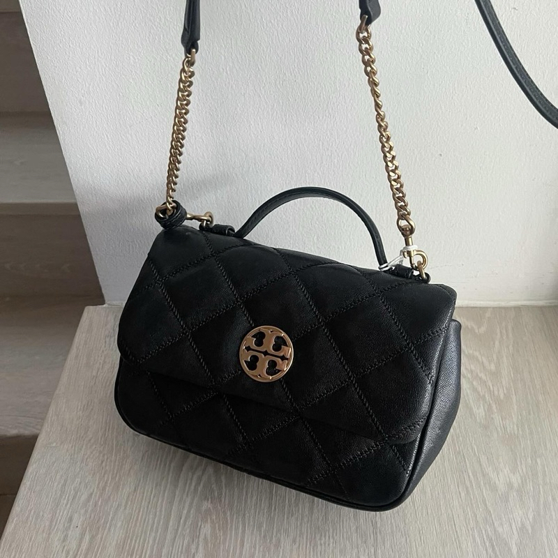 กระเป๋า Tory Burch Willa Mini Top Handle Bag สีดำ ขนาด 8”(L) x 5.5”(H) x 2.2” (W)