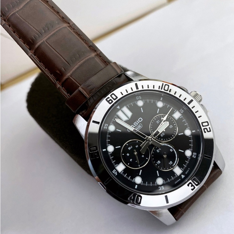 ส่งต่อ นาฬิกามือหนึ่ง casioแท้ นาฬิกาผู้ชาย สายหนังมีตำหนิที่สายตามรูป ไม่เคยใช้งาน คาสิโอ นาฬิกาข้อมือ MTP-VD300L-1