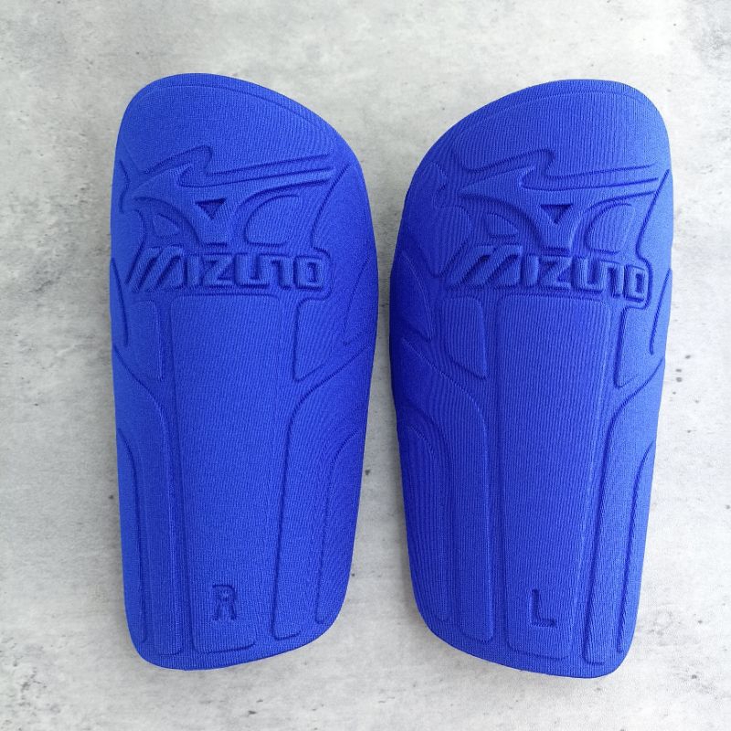 MIZUNO >> SHIN GUARDS ESPINILLA HP สนับแข้ง 167 mm หนักข้างละ 29g ด้านนอกเป็นผ้า ของใหม่ มากับมือสอง