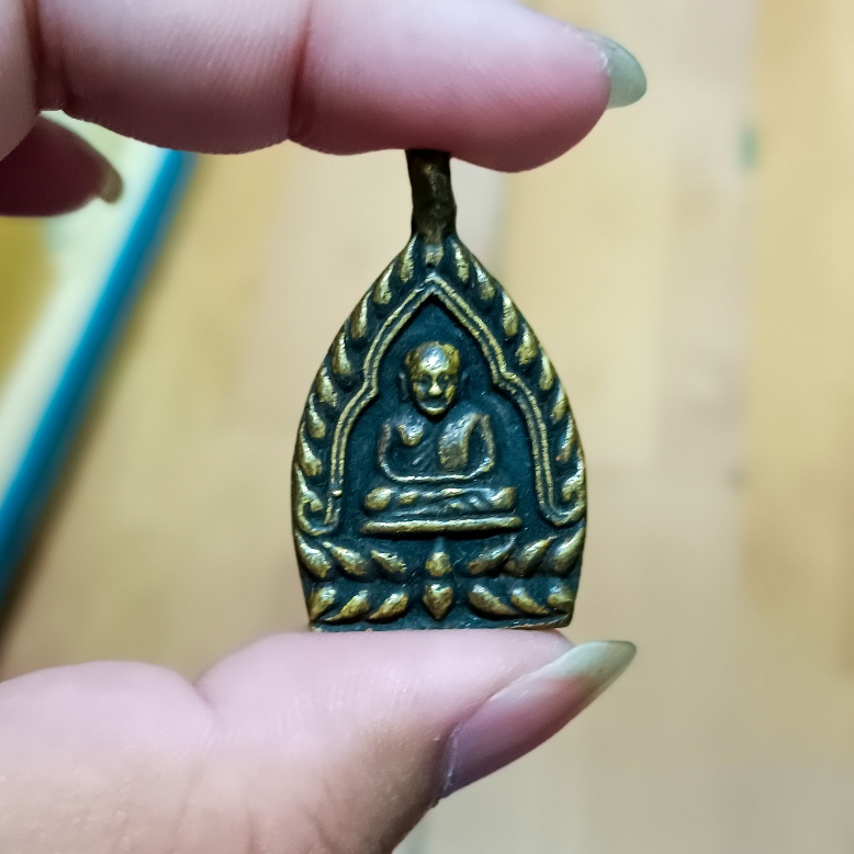 BB1207B เหรียญเจ้าสัว หลวงพ่อเงิน วัดบางคลาน เนื้อทองแดงเถื่อนแช่น้ำมันว่าน